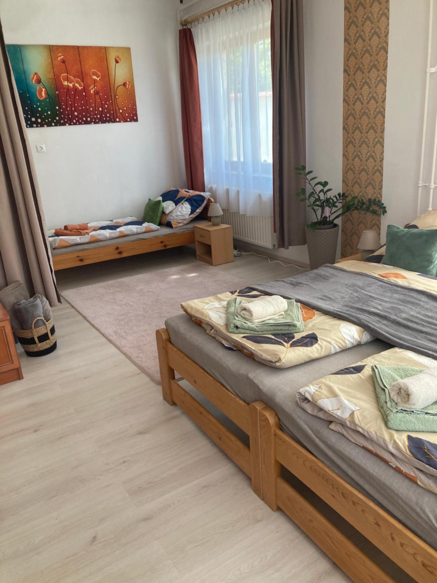 Apartamento Tavaszpart Vendeghaz Szeged Exterior foto