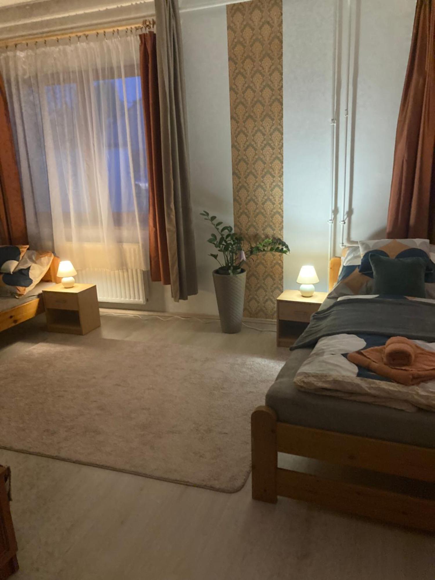 Apartamento Tavaszpart Vendeghaz Szeged Exterior foto