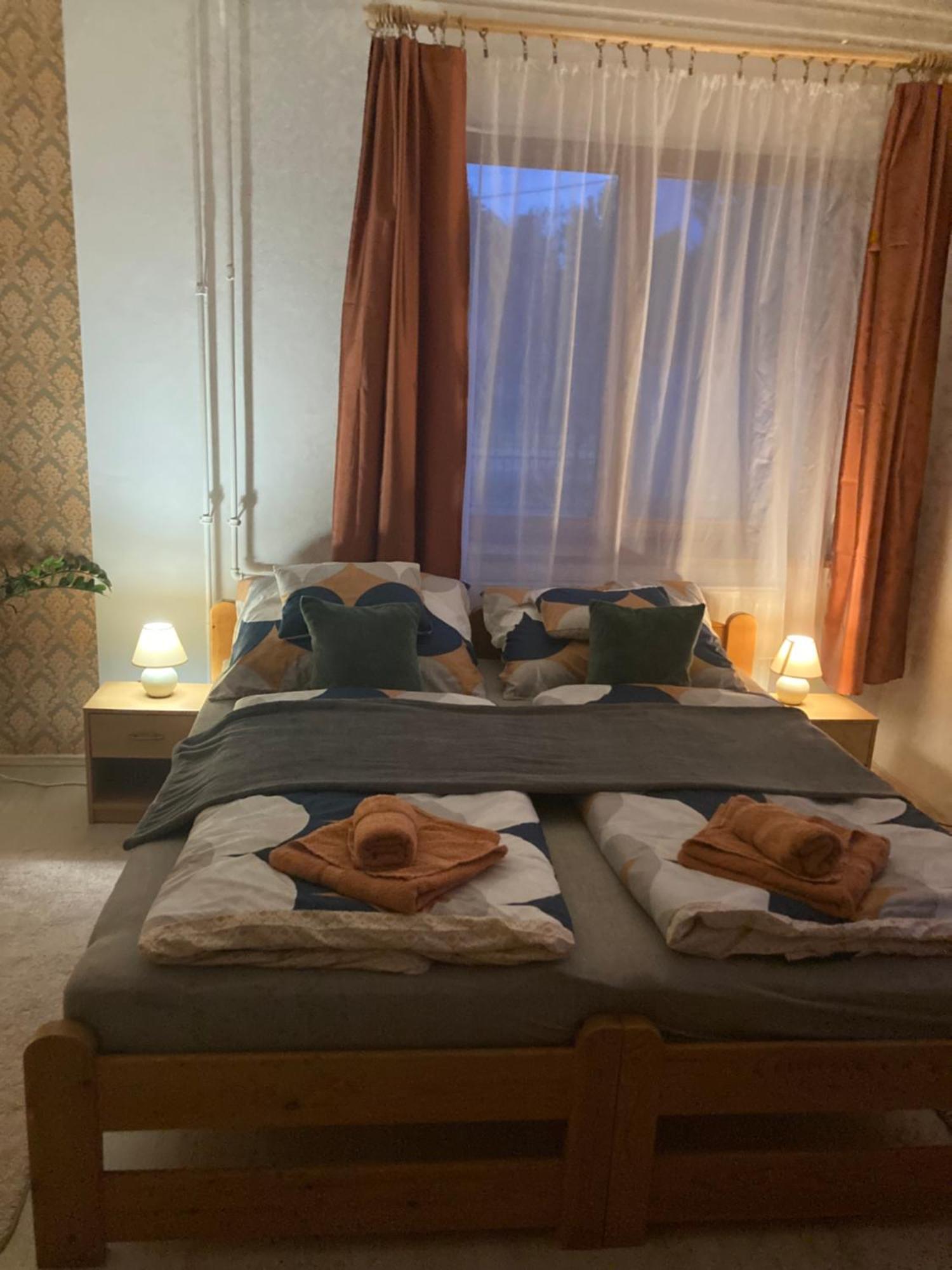 Apartamento Tavaszpart Vendeghaz Szeged Exterior foto