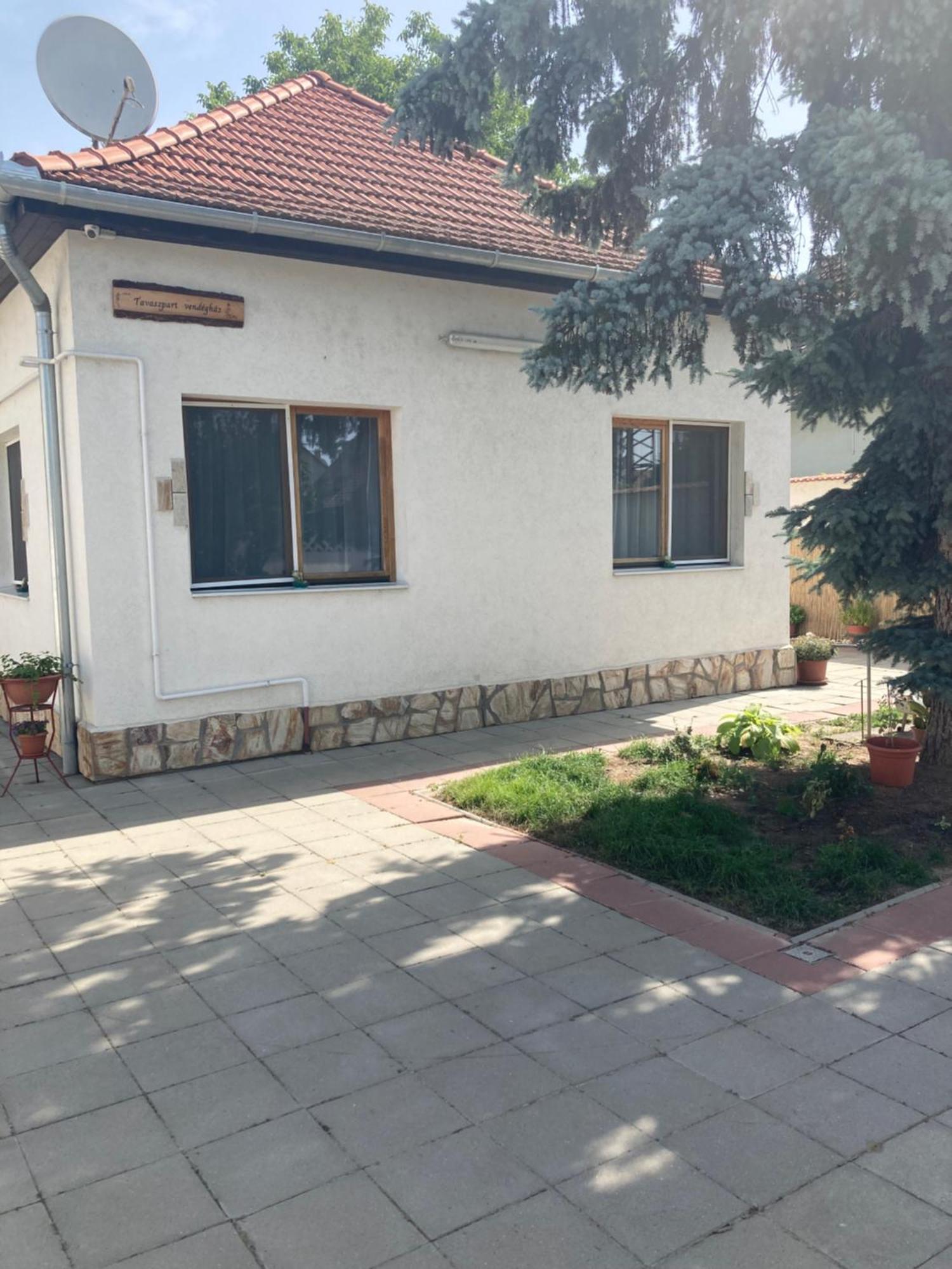 Apartamento Tavaszpart Vendeghaz Szeged Exterior foto